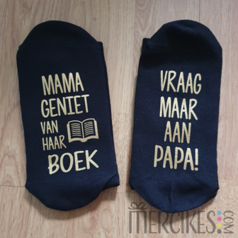 leuk kerstcadeau mama, orgineel ceau aanstaande mama, sokken met tekst bedrukt