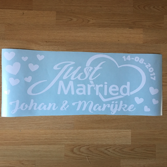 just married autosticker met naam en datum van mercikes.com