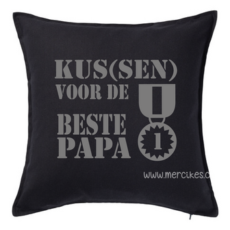 Geef papa een fijne vaste plek op de zetel en laat hem merken hoe graag jullie hem zien. Leuk cadeau voor vaderdag of om een ja