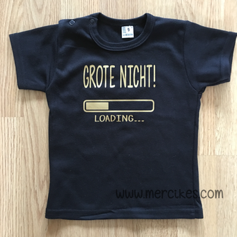 t-shirt om met nichtje geboorte aan te kondigen