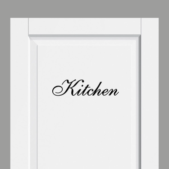 riviera maison stijl tekst op deur kitchen