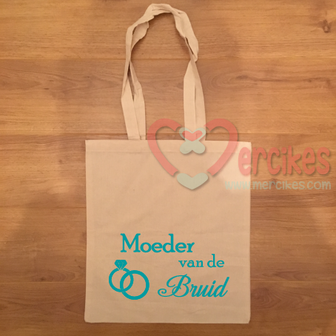 kado moeder bruid, mooie tas tijdens bruiloft