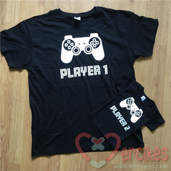 zelfde shirt vader en zoon, player 1 en player 2