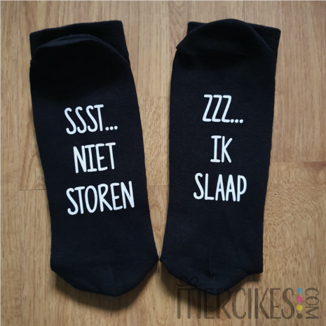 orgineel cadeau, grappig cadeau, sokken met eigen tekst, sokken met tekst