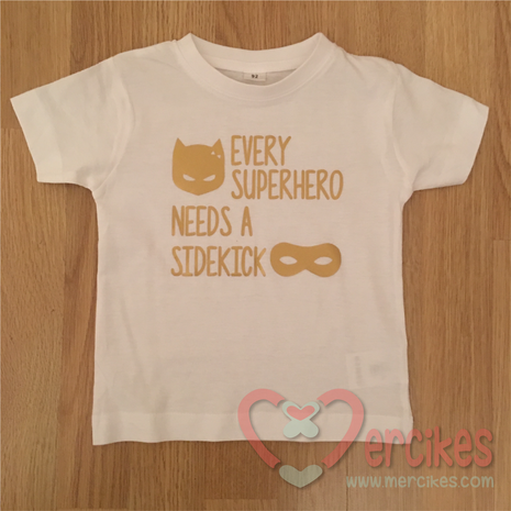 geboorteaankondigen met dit leuke t-shirt every superhero needs a sidekick meisje