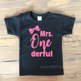 Verjaardag Shirt Mrs. Onederful Strikje Korte Mouw